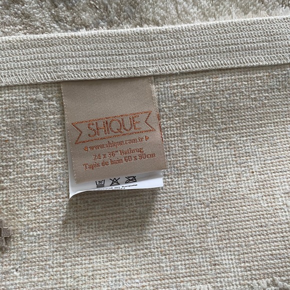 TWO LUXURY MARBLE BATH MATS BY SHIQUE - Picture 4 of 5